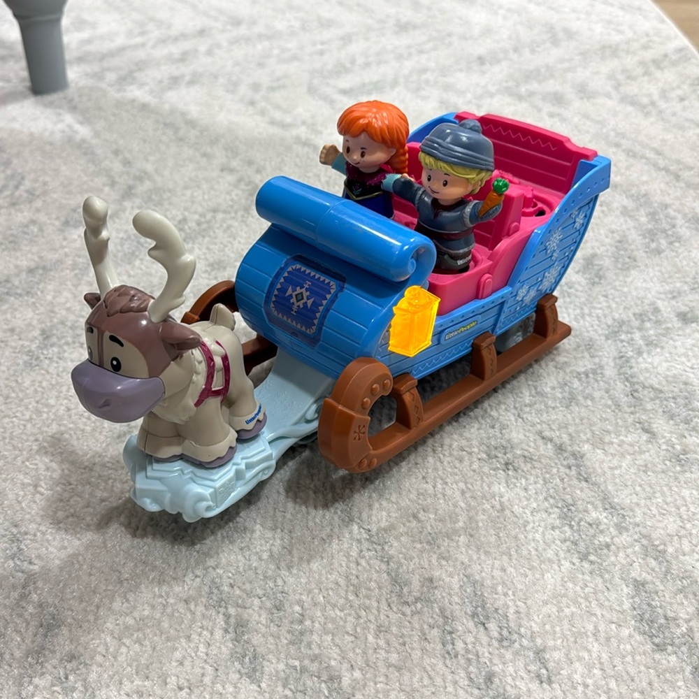 Frozen Little People Sleigh